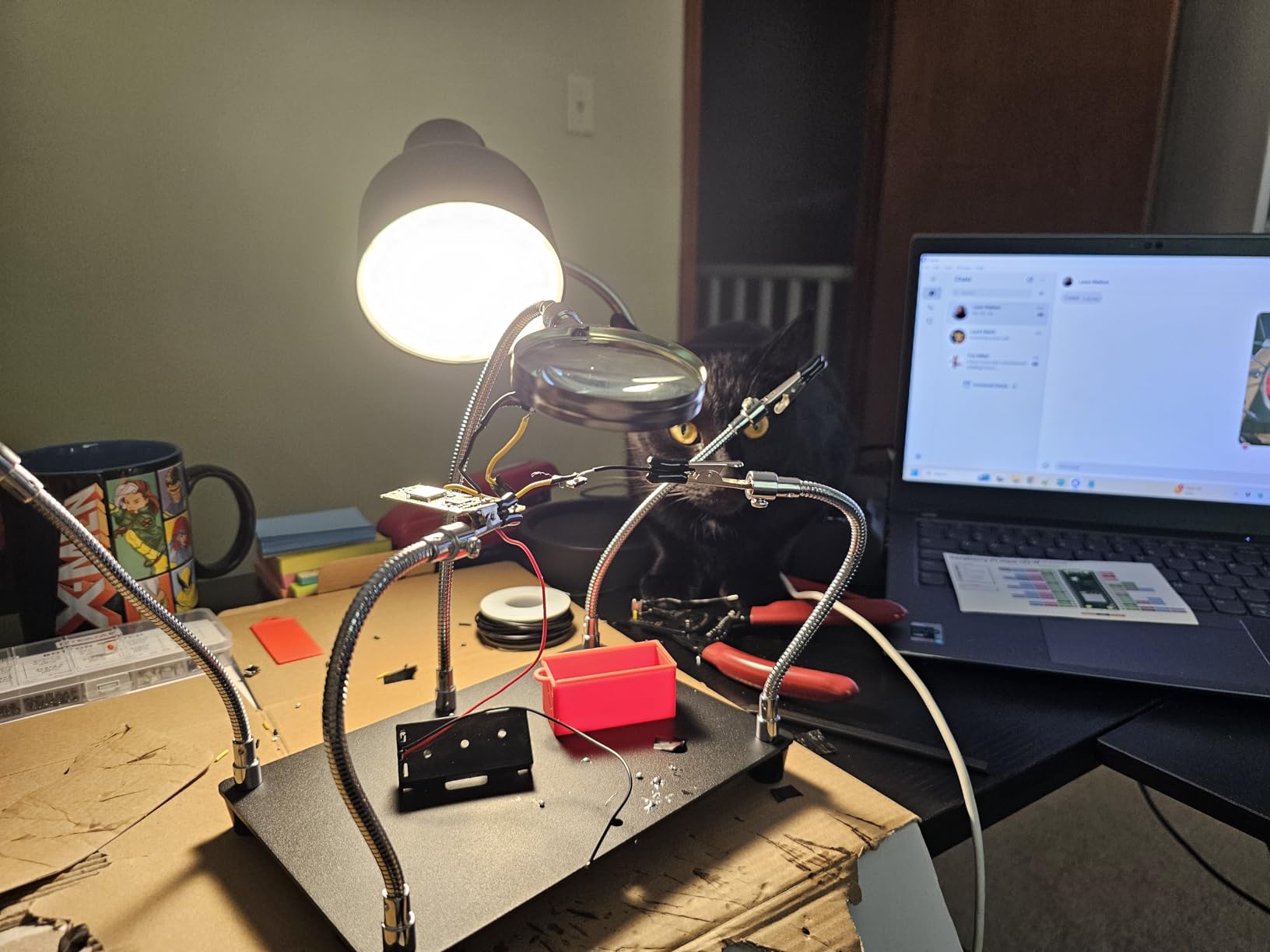 Kaisiking Helping Hands Soldering Station with Magnifying Glass customer photo 1