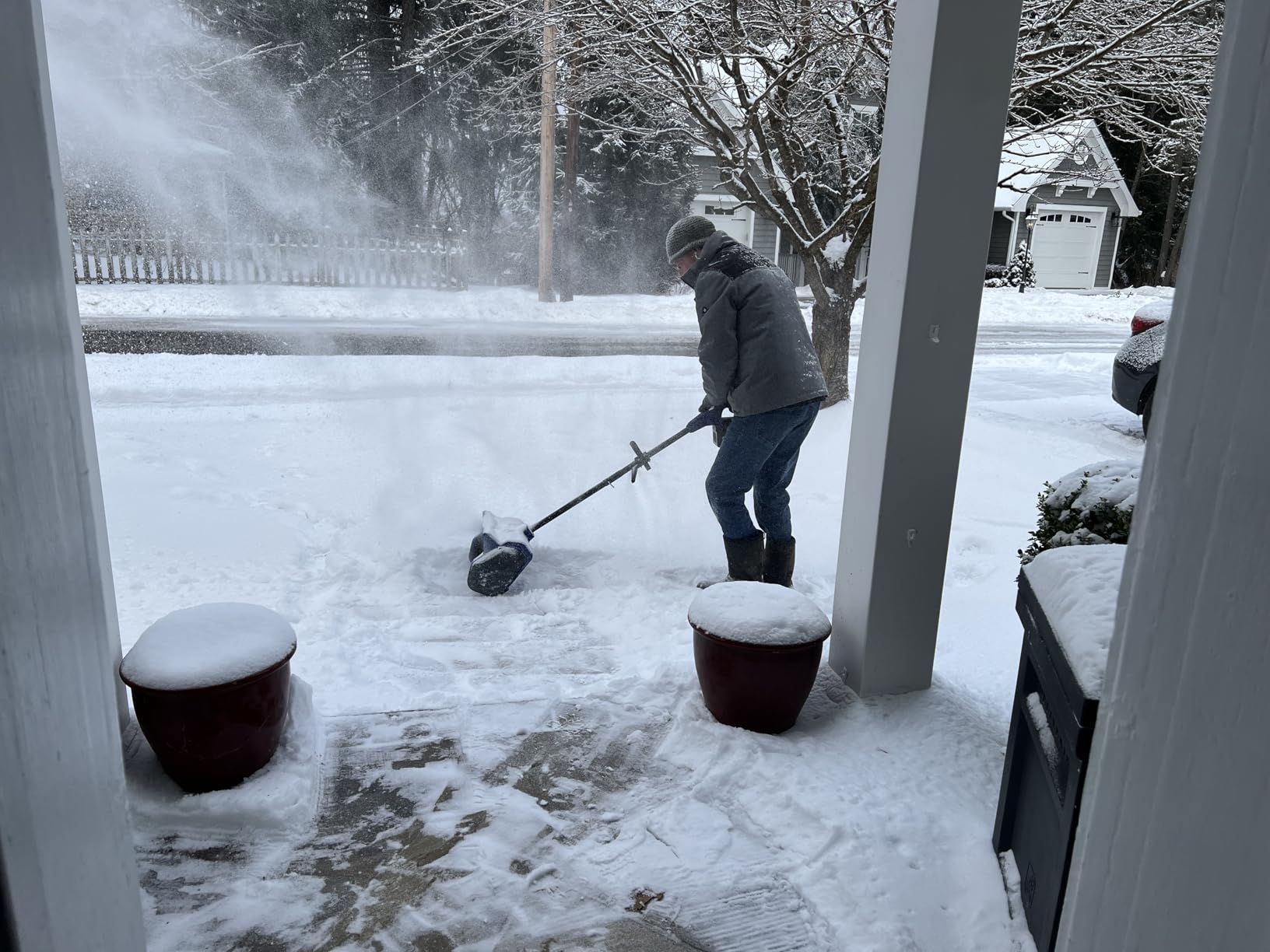 Wild Badger Power 40V Cordless Electric Snow Shovel, 12-Inch Brushless customer photo 1