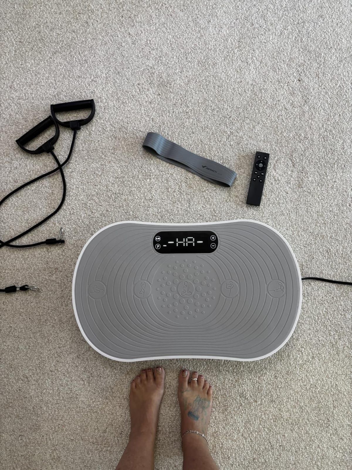 Merach V33 Pro Vibration Plate Exercise Machine with Touchscreen, 99 Speeds customer photo 1