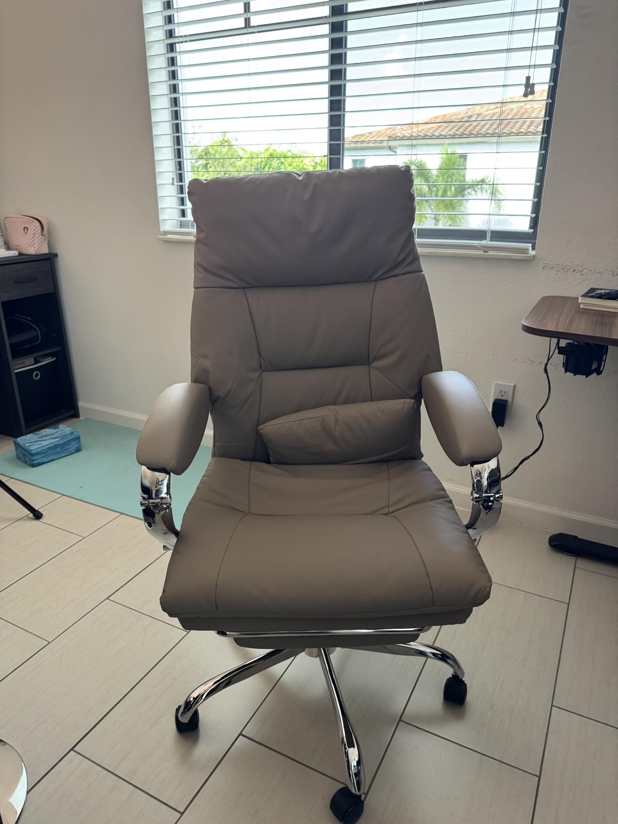LEAGOO Massage Office Chair with Foot Rest Ergonomic Heated Desk Chairs customer photo 2
